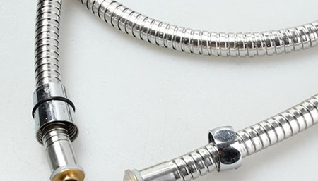 目前國(guó)內(nèi)金屬淋浴管行業(yè)存在幾點(diǎn)不足