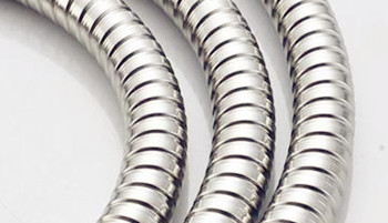 伸縮淋浴管漏水怎么回事？怎么解決？